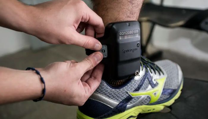 © Tiago Stille/Gov. Ceará Senado aprova uso imediato de tornozeleira por agressor de mulher